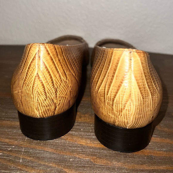 Vintage Isaac Mizrahi Women's Flat Shoe Brown Size 9M - Picture 5 of 7